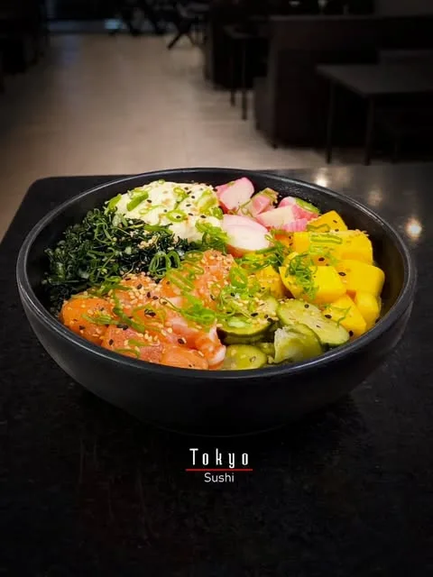 Poke de salmão com manga